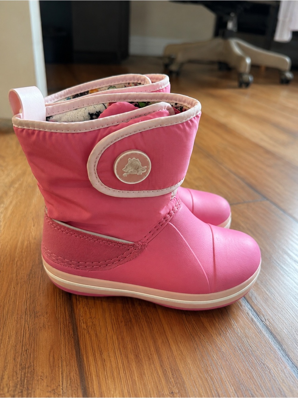 Crocs Pink Winter Boots Girls Size C12 (Toddler 11) Warm Waterproof Snow Boots
